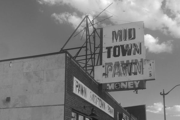 Detect underdog stocks to buy during pandemic